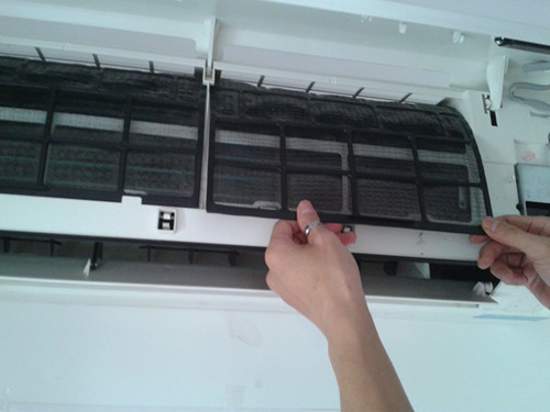 Air purifier filter maintenance tips